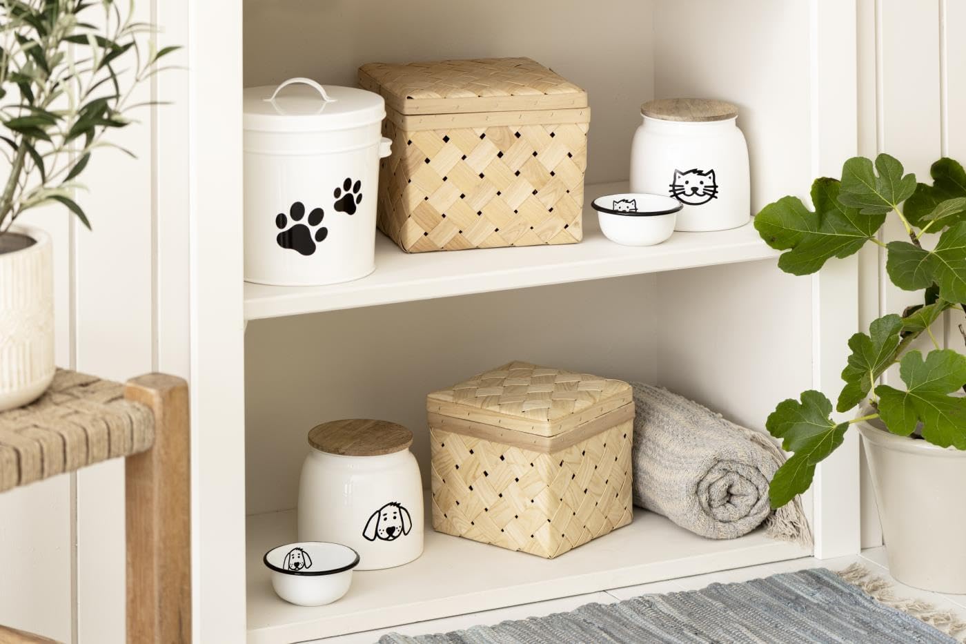 IB Laursen feeding bucket with paw motif 5 liters