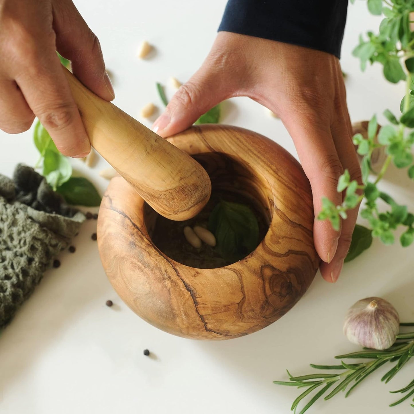 Hofmeister mortar & pestle olive wood 11 cm