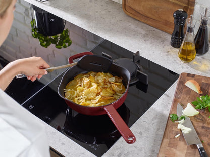 Fissler Moments Collection/Emaillierte Gusseisen-Pfanne Ø 24 cm burgundrot